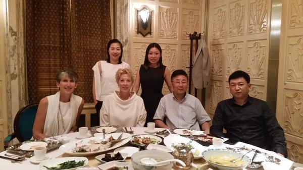 Guests of Mr. Qian, president of Shanghai Gem and Jade Association