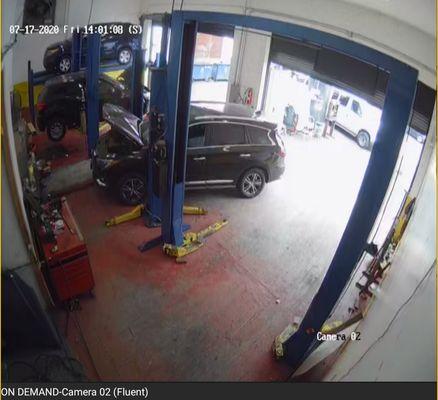 24/7 security cameras making sure your vehicle is safe