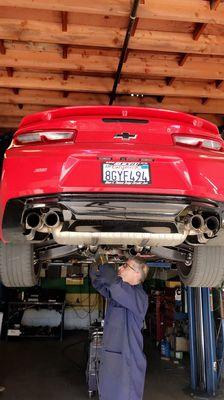 Camaro SS Getting original mufflers put on