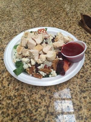 Grilled chicken and walnut salad