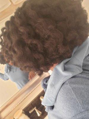 Twist out style the day after. Before I couldnt do twist outs because my ends were so dry and brittle but now...