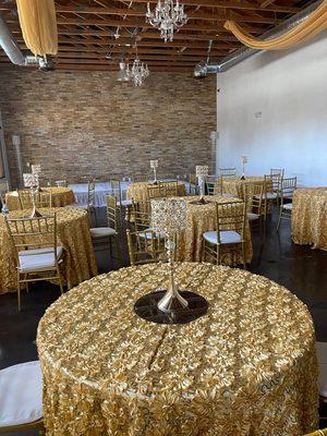 Table chairs decor