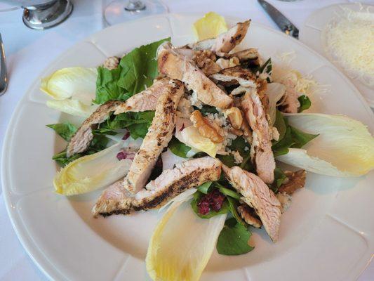 Cafe Italiano Salad with grilled chicken