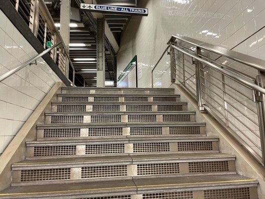 The stairwell from the Blue Line to the Green Line platforms.