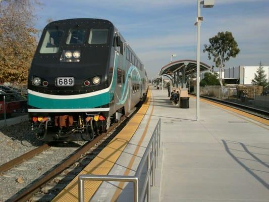 Train coming onto westbound platform.