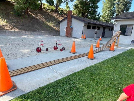 The annual pine derby races