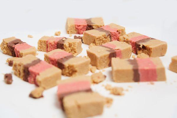 Dous Makos - Classic Vanilla & Chocolate Fudge - Get A Sample