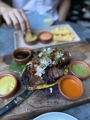 Short rib. Delicious flavors. Yucca fries also very tasty. Crispy and salty with jalepeno and chipotle aioli.