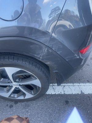 Star Hyundai service!! I didn't give you my vehicle with this damage??