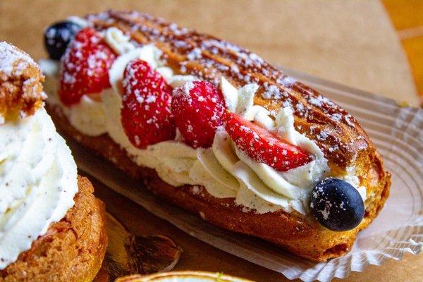 Fruit Eclair -- IG: allie_eats_world