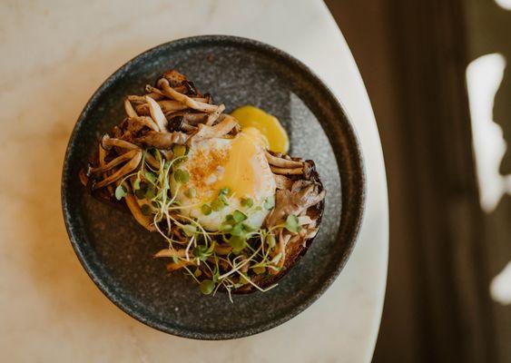 Mushroom toast