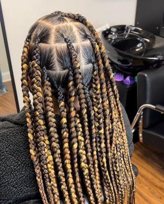 Jumbo Knotless Braids