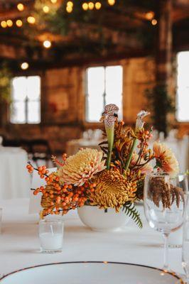 Wedding table arrangements at Greenpoint Loft, 2023