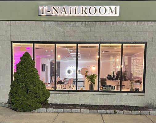 T-Nailroom