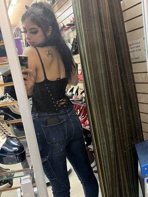 My girlfriend just bought this corset. Staff was really helpful!