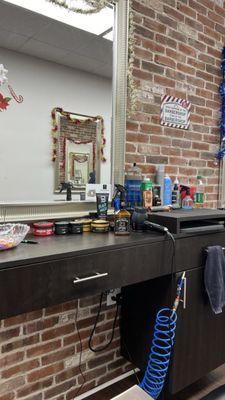 Barber station