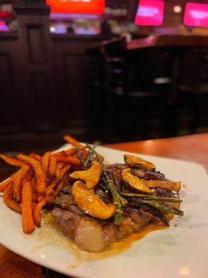 Thai seasoned Steak  with asparagus, mushrooms and sweet potato fry's!