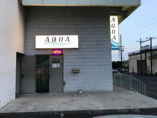 Aqua Lounge