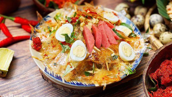 Vietnamese Rice Paper Shaking Salad - Banh Trang Chon