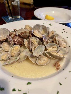 Clams in a white wine sauce!!!! Amazing! Sweet and delicious!