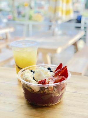 Haupia açaí bowl