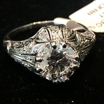 Platinum Engagement Diamond Ring - Sure to make her say yes!