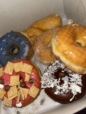 Glaze Glazed Donuts  Twist Donuts Blueberry Donut Sugar Donut Double Chocolate Cake Donut  Strawberry Cereal Donut