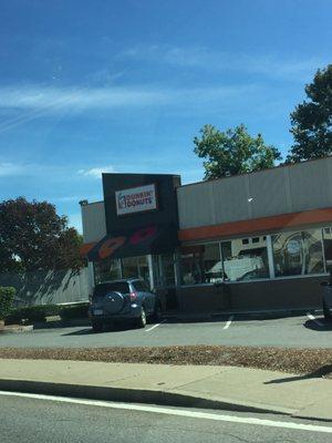 Marlborough Dunkin Donuts -- 269 East Main Street / Route 20, Marlborough             Storefront