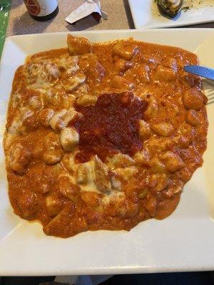 Gnocchi in vodka sauce with chicken.