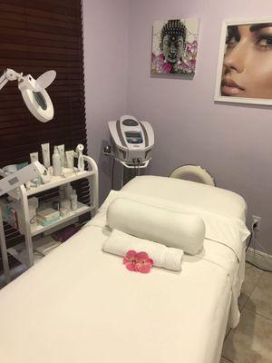 Facial room