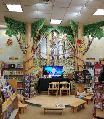 This is a storytelling area in the Barnes and Noble Jr. area.  Photo taken December 28, 2017.