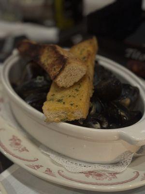 Pot of mussels