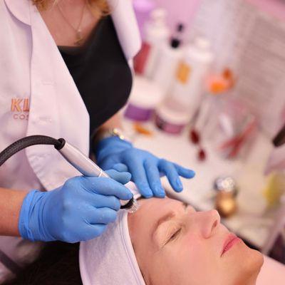 Hydrafacial at Facial Cafe