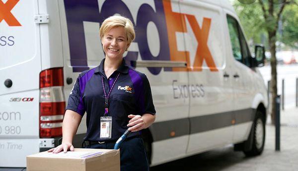 FedEx service for new shipments and drop offs.