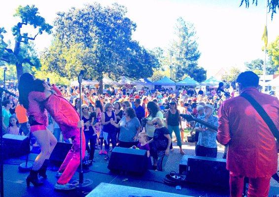 Pop Rocks bends over backwards to entertain at Los Gatos Music in the Park (7/17/16)