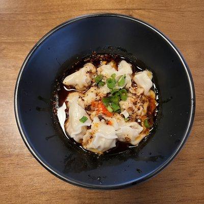 Handmade wonton in chili oil - IG @bougiefoodieboi