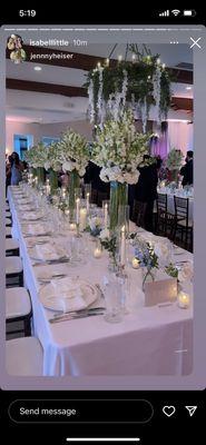 Ivory clean burlap tablecloth and napkins.