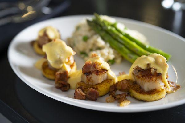 Scallop Benedict