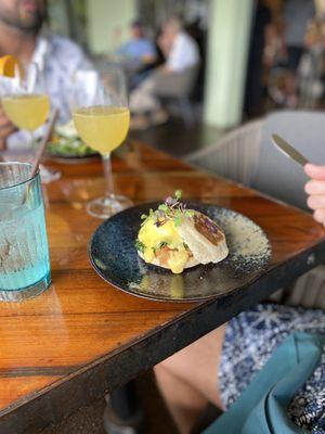 *SMOKED SALMON   KALE EGGS BENEDICT