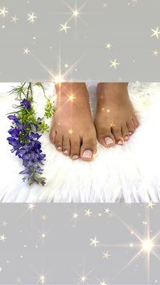 Organic pedicure with gel.