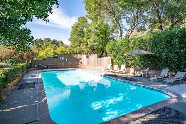 The pool at Mountain Vista Farm