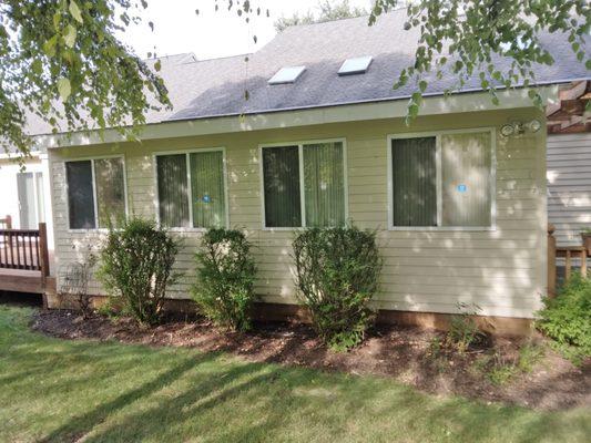 LARGE SUNROOM BUILT OM EXISTING DECK! ALL SEASON !