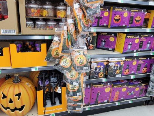 9/2/2021 - Halloween arrives at Winco!