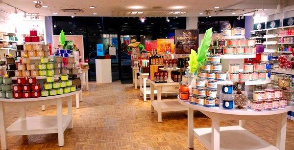 Bath & Body Works, Marple Crossroads Springfield -- interior