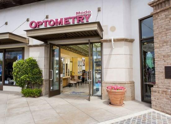 Modo Optometry is the leading eye clinic in Marina Del Rey, CA, our highly trained doctors utilize the latest state-of-the-art t