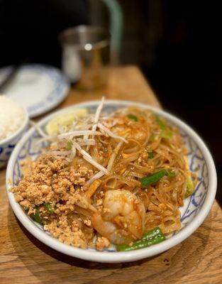 Pad Thai | Instagram: GaoGirlsGrubbin