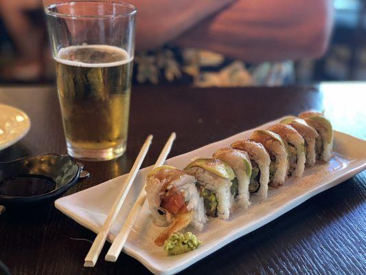 Eastlake roll and Kirin Lite.  Every man's favorite at Jono's!