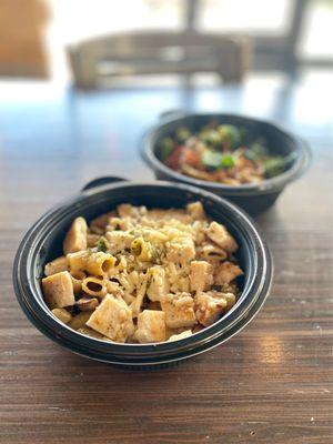 Cauliflower Rigatoni in Roasted Garlic Cream