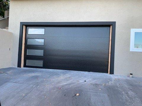 Steel 8300 Flush Contemporary/ Black/ Vertical Column Windows/ Satin Etched Privacy Glass