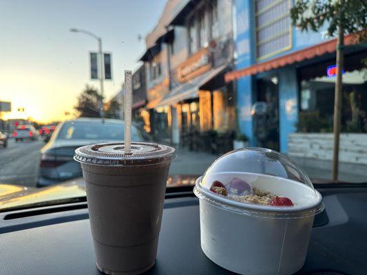 Vegan Chocolate and Açaí bowl